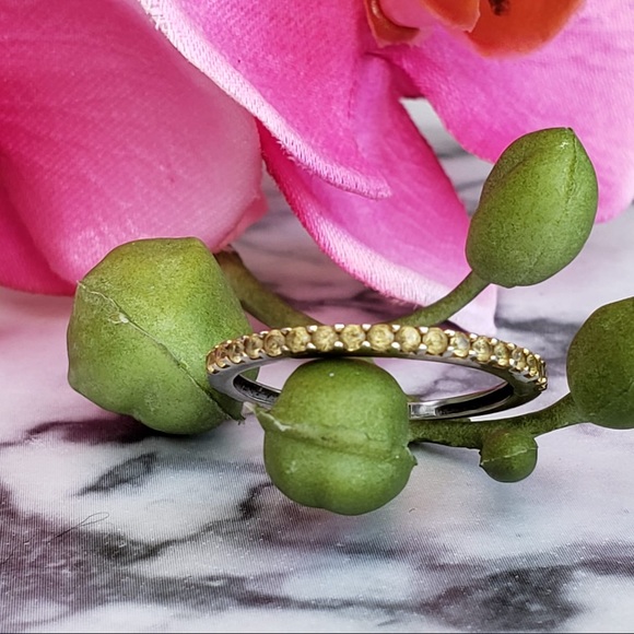 14k solid white gold yellow sapphires band - Picture 6 of 8